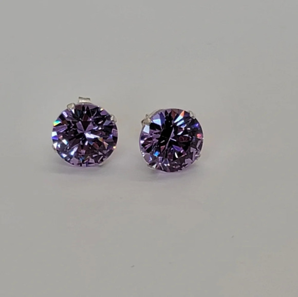 New 925 Sterling Silver Lavender CZ stud earrings - Picture 3 of 5